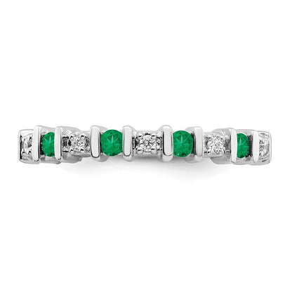 14k White Gold Emerald and Diamond Band Size 7