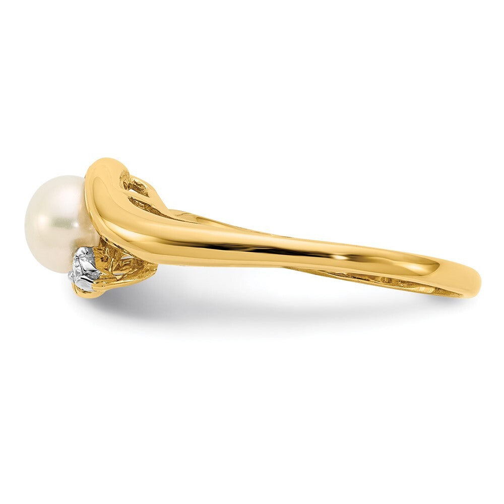 14K Yellow Gold 5-6mm Button Freshwater Cultured Pearl & Diamond Ring