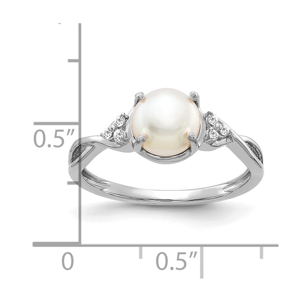 14K White Gold FWC Pearl and Diamond Ring Size 7