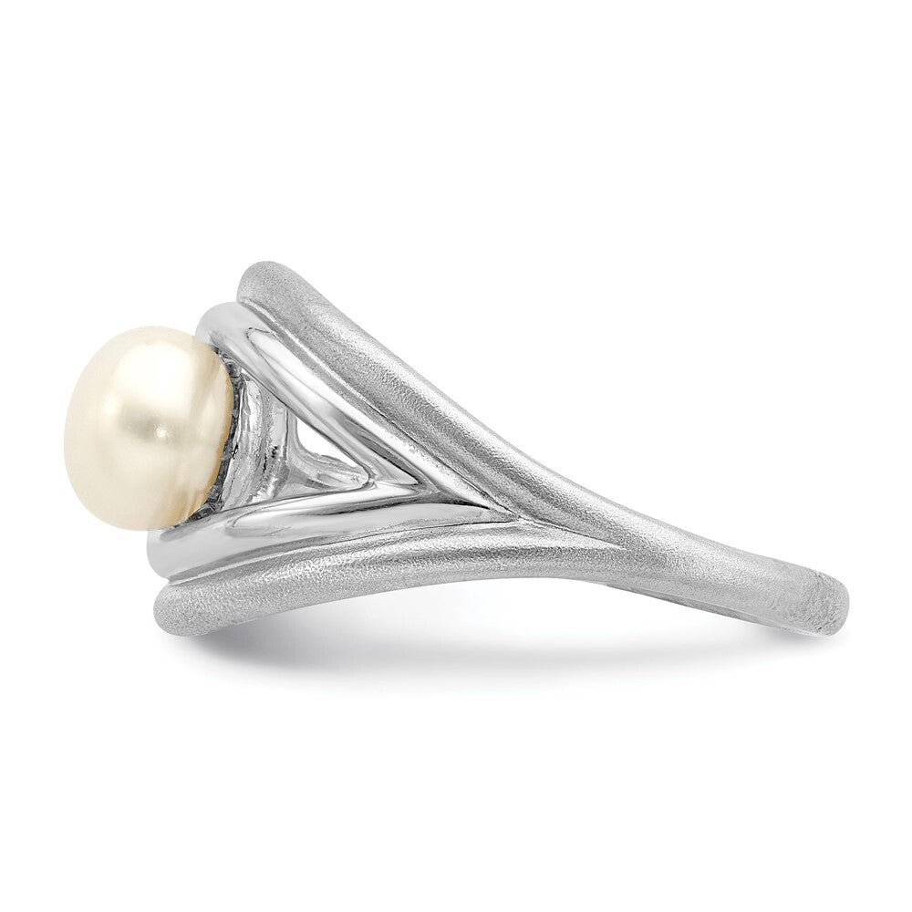 Sterling Silver Rhodium-plated Polished & Brushed (6-7mm) FWC Pearl Ring Size 7