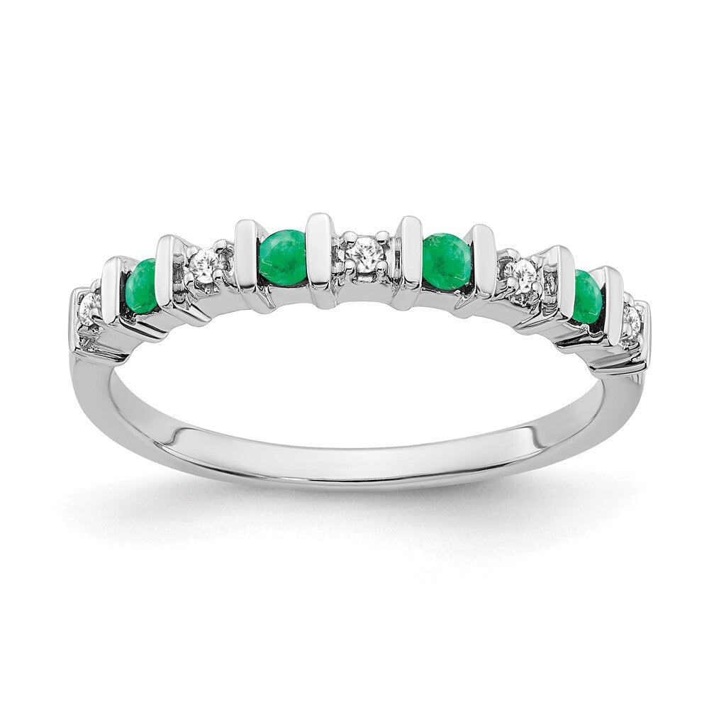 14k White Gold Emerald and Diamond Band Size 7
