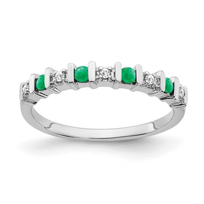 14k White Gold Emerald and Diamond Band Size 7