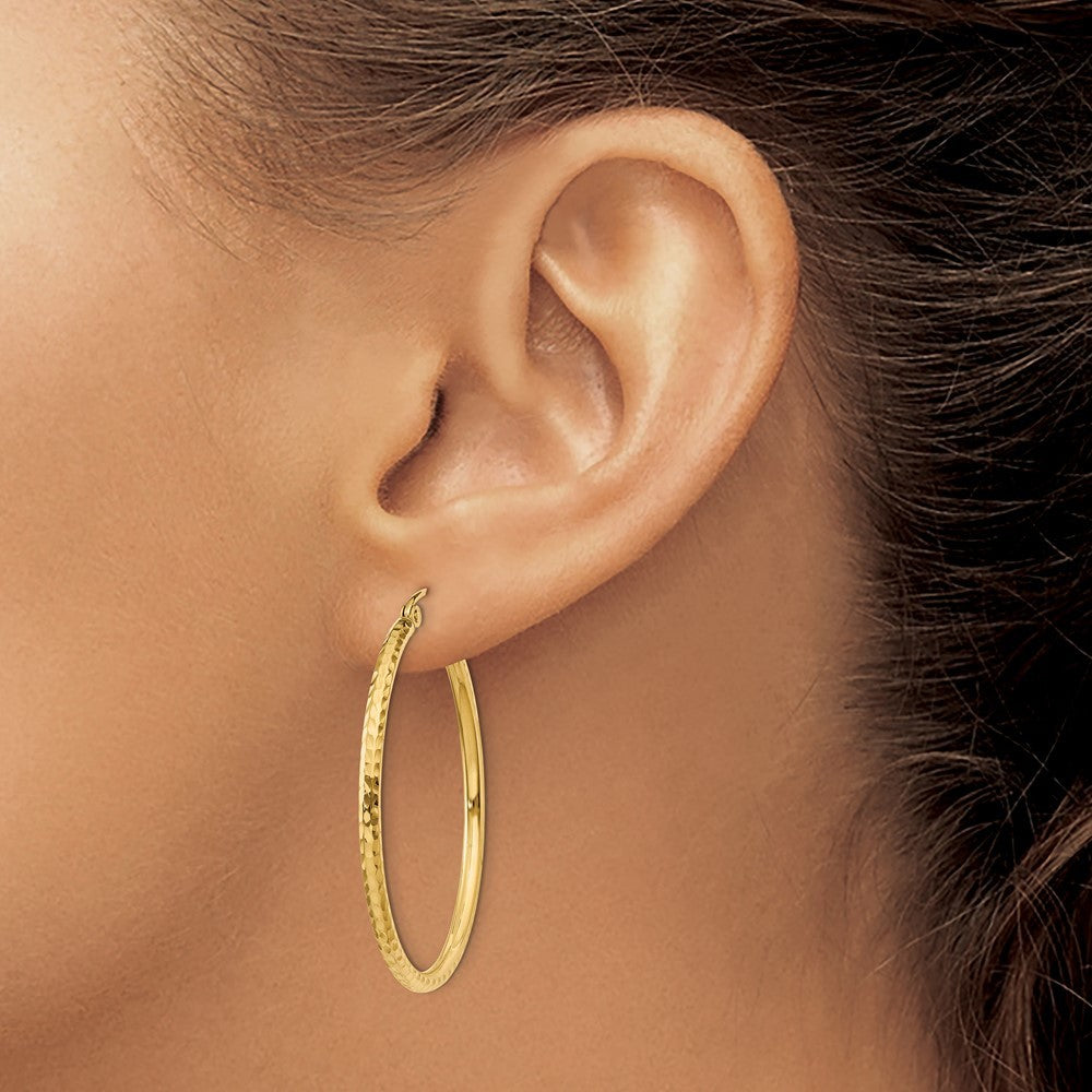 14k Yellow Gold Diamond-cut 2mm Round Tube Hoop Earrings