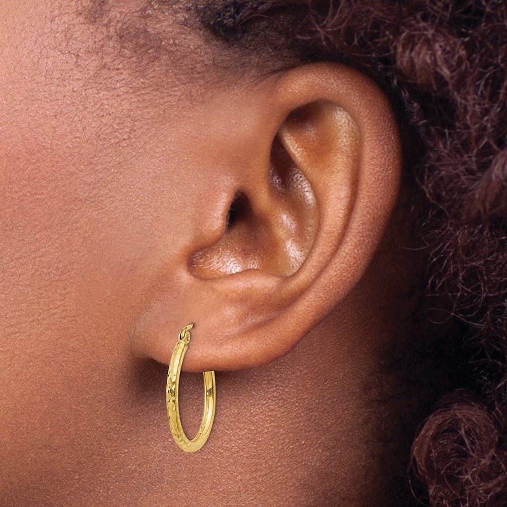 14k Yellow Gold Diamond-cut 2mm Round Tube Hoop Earrings