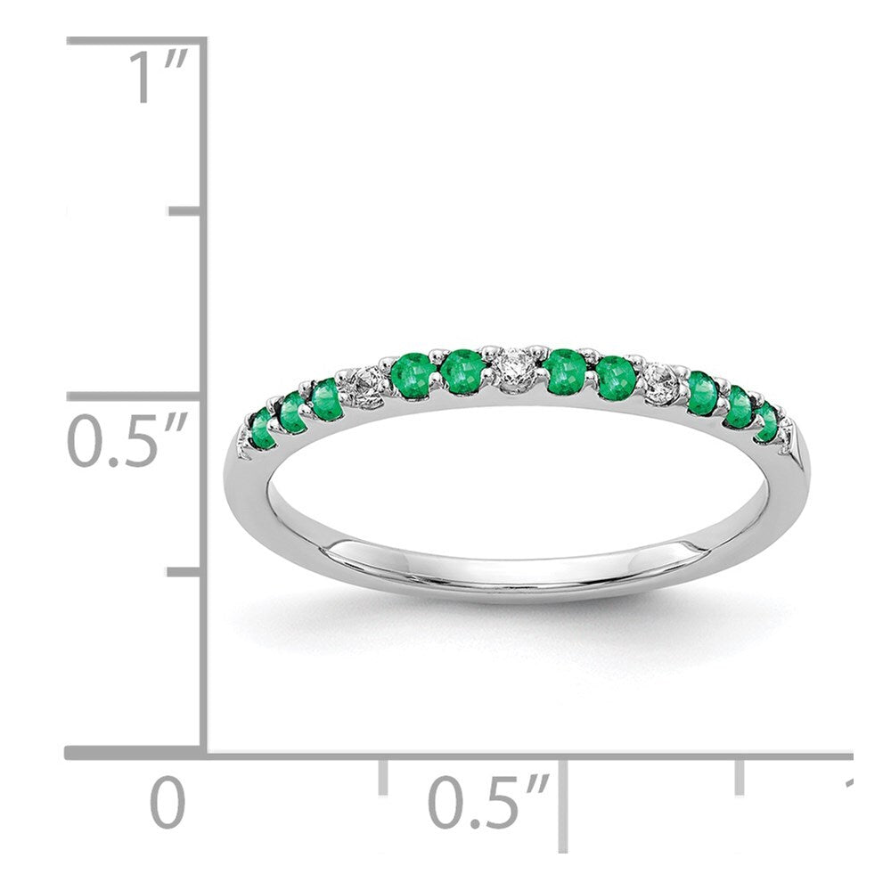 14k White Gold Diamond and Emerald Band Size 7