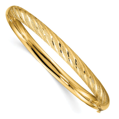 14k Polished Textured Diamond-cut 6.20mm Twisted Hinged Oval Bangle Bracelet