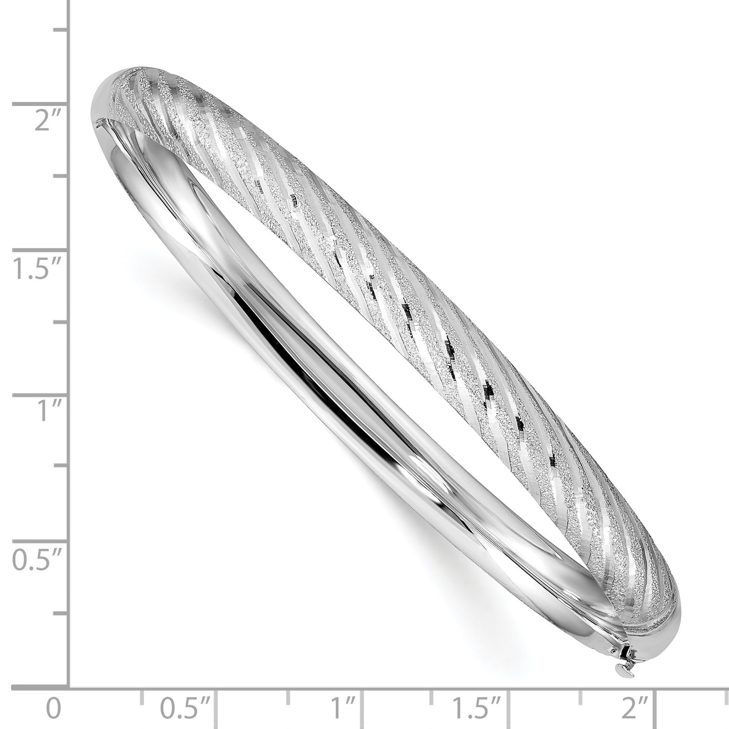 14k White Gold Polished Textured Diamond-cut 6.20mm Twisted Hinged Oval Bangle Bracelet
