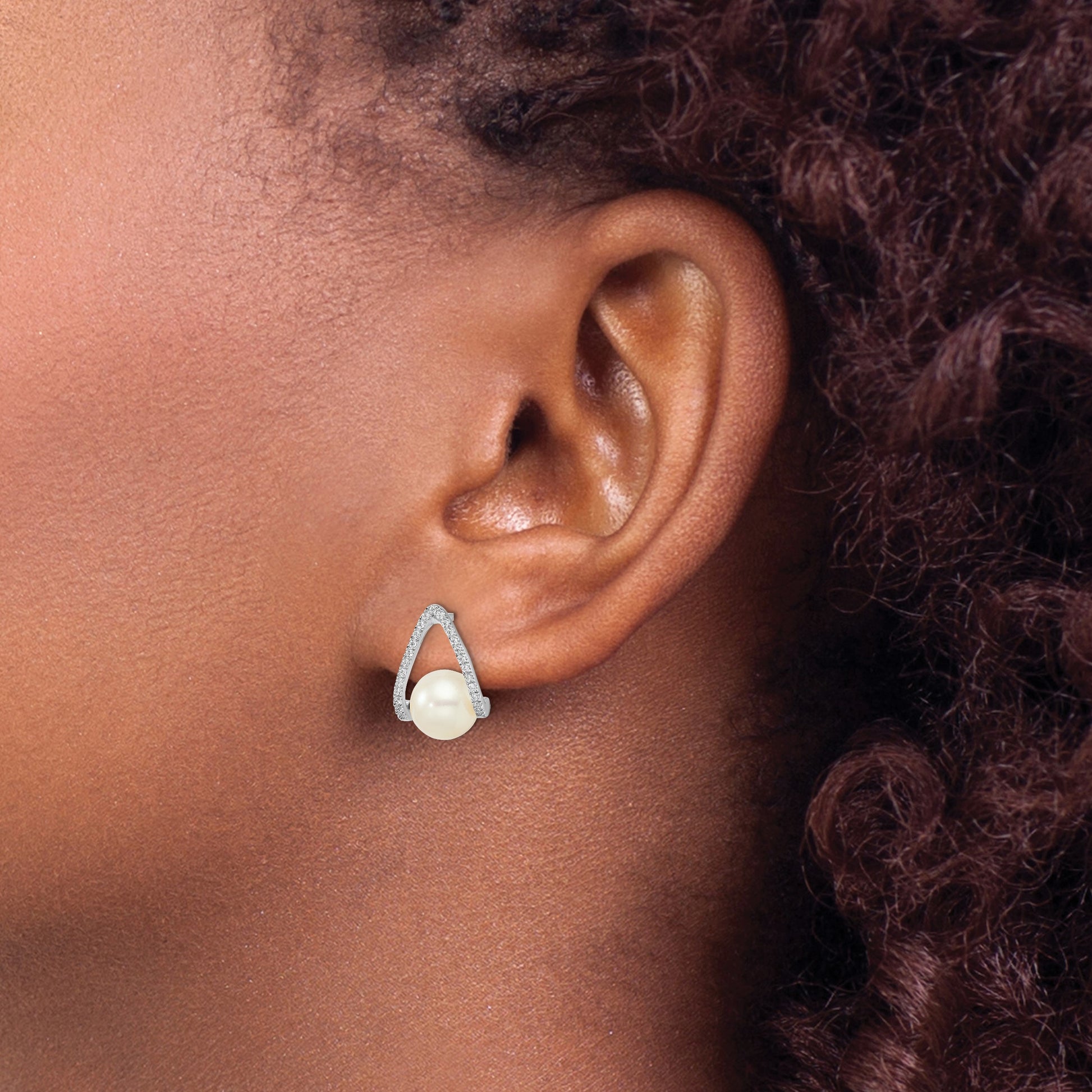 14k White Gold 6-7mm White Button Freshwater Cultured Pearl and .15 carat Diamond Post Earrings