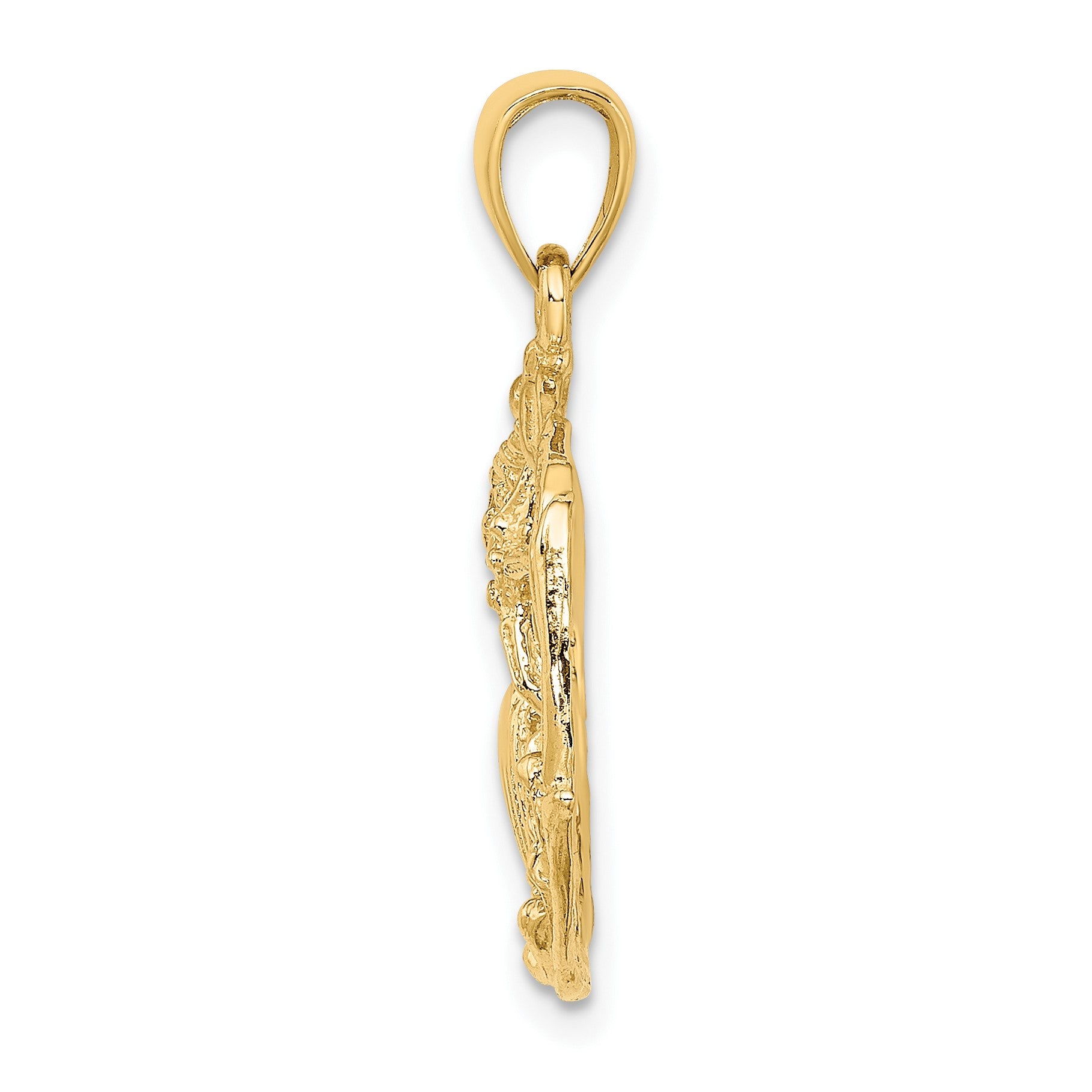 14K Shell Cluster In Circle Charm