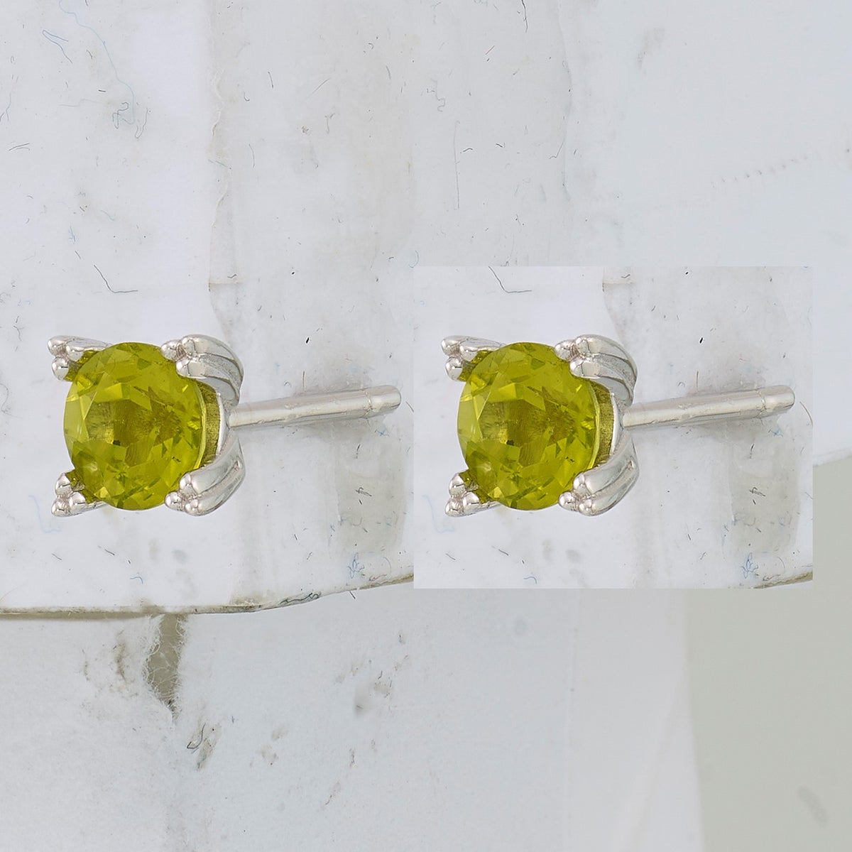 Sterling Silver Rhodium-plated Round 5mm Peridot Post Earrings