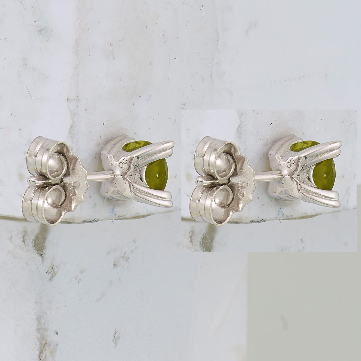 Sterling Silver Rhodium-plated Round 5mm Peridot Post Earrings