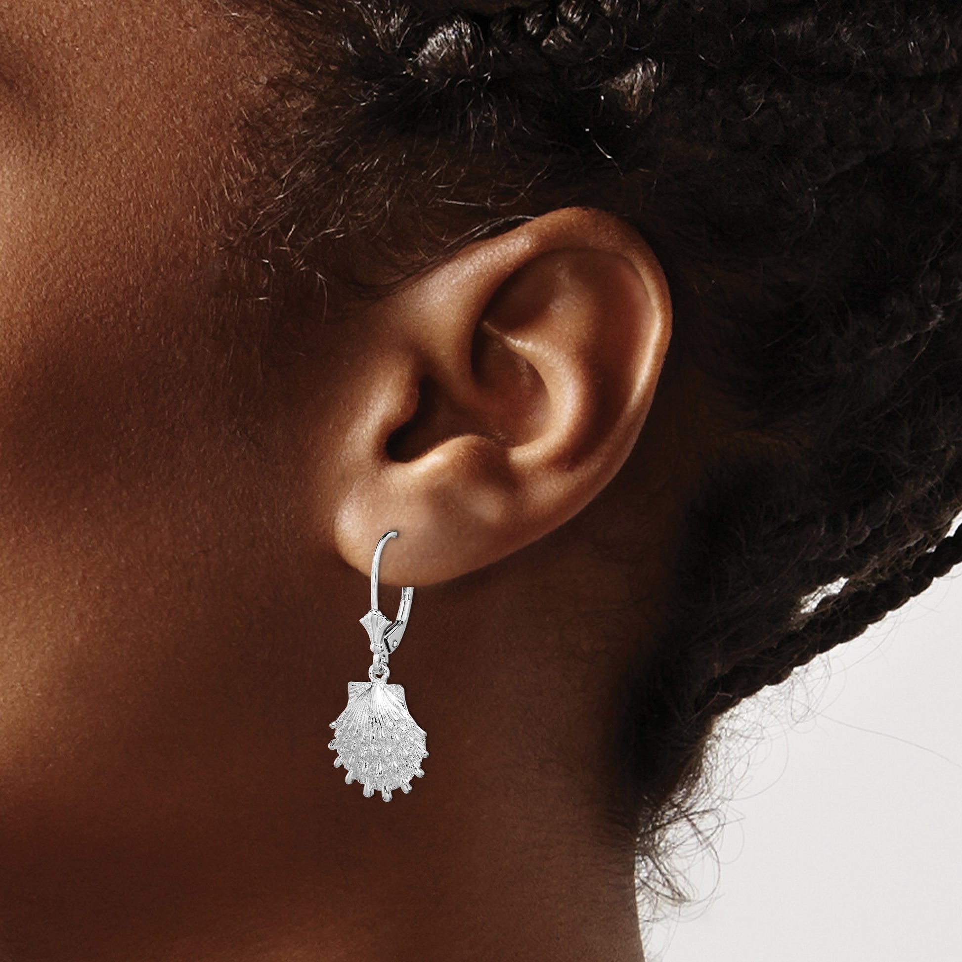De-Ani Sterling Silver Rhodium-plated Polished Lions Paw Shell Leverback Earrings