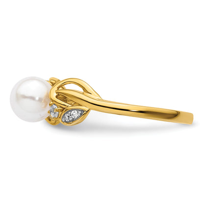 14K Polished 1/15 carat Diamond and White Freshwater Cultured Pearl Size 7 Ring