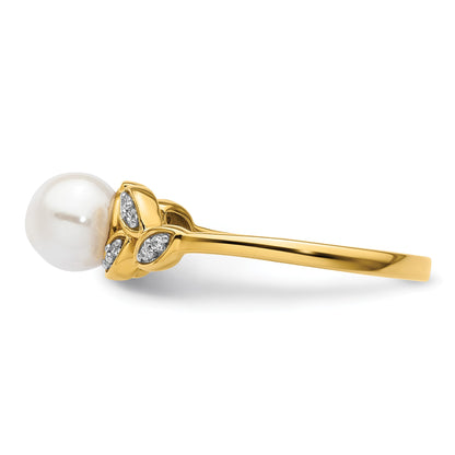 14K Polished 1/20 carat Diamond and White Freshwater Cultured Pearl Leaf Design Size 7 Ring