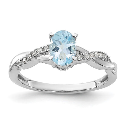 14K White Gold Oval Aquamarine and Diamond Ring