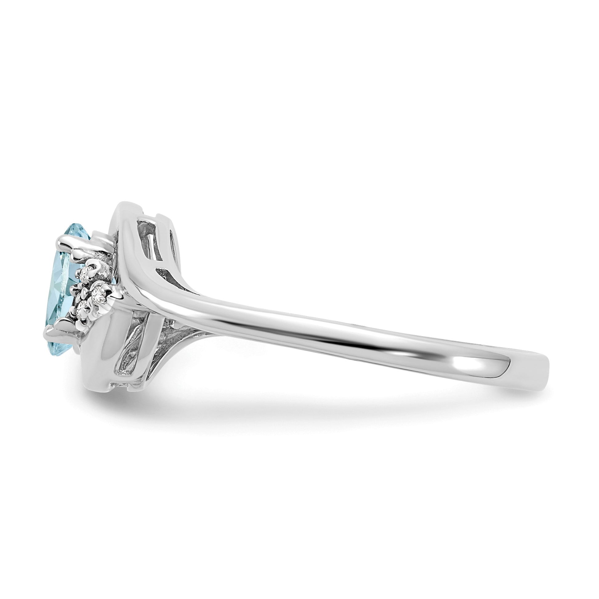 14k White Gold 6x4 Oval March/Aquamarine and Diamond Ring