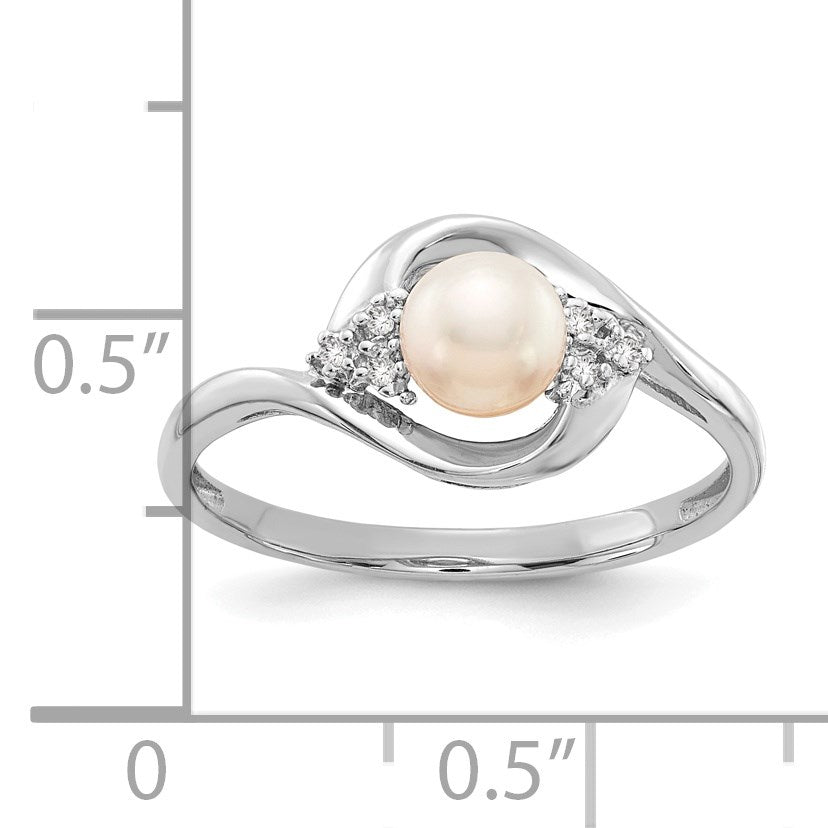 14k White Gold 5.5mm June/Freshwater Cultured Pearl and Diamond Ring
