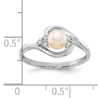 14k White Gold 5.5mm June/Freshwater Cultured Pearl and Diamond Ring