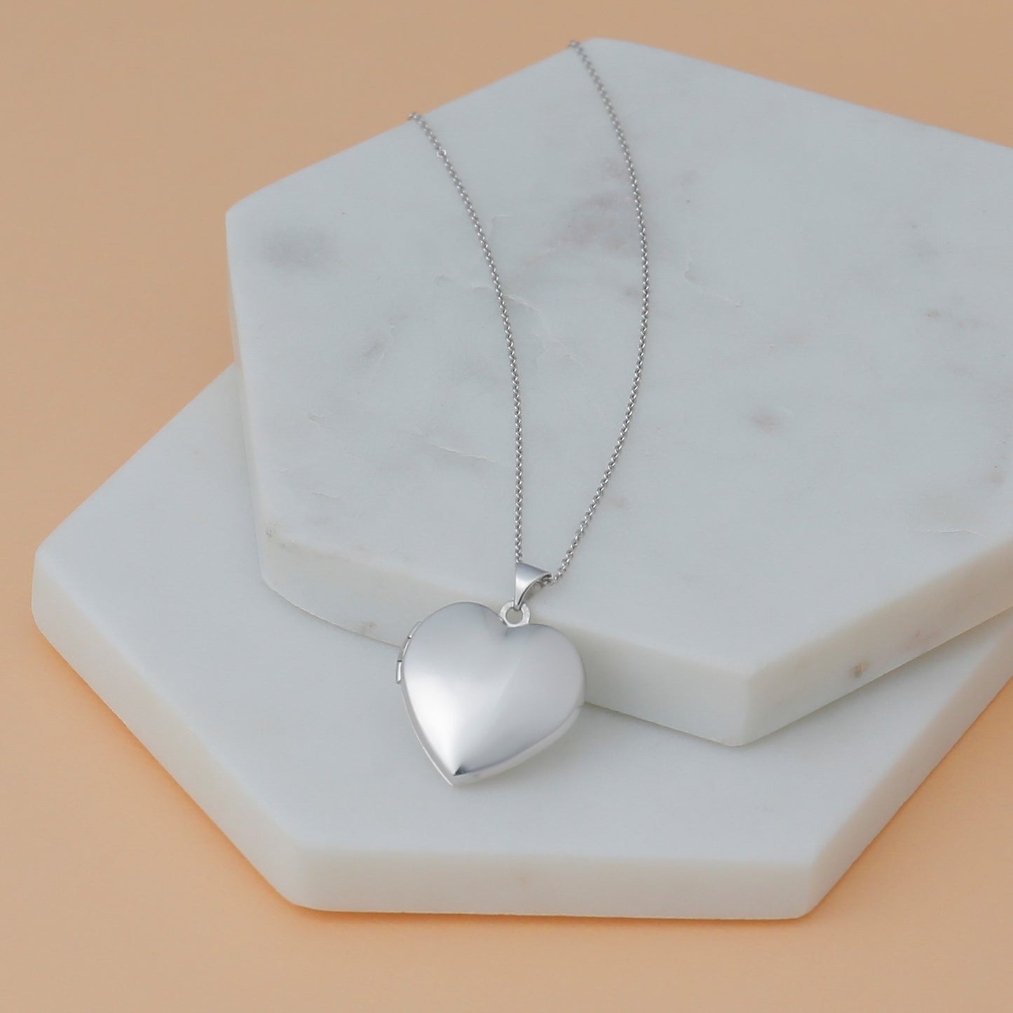 14k White Gold Polished Domed 21mm Heart Family Locket Holds 4 Photos