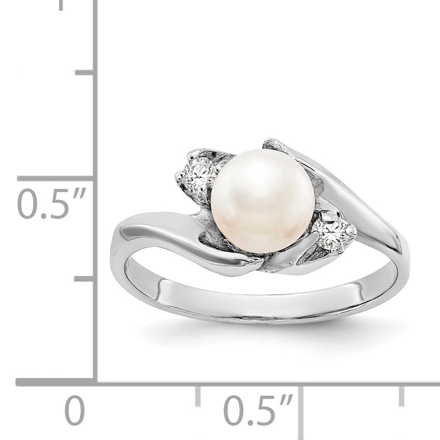 14k White Gold 6mm White Freshwater Cultured Pearl and 1/15 carat AA Diamond Ring