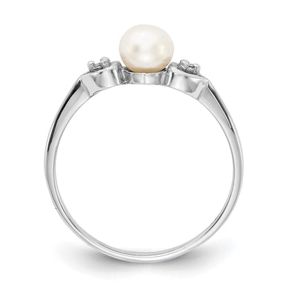 14k White Gold 4.5mm White Freshwater Cultured Pearl and AA Diamond Ring