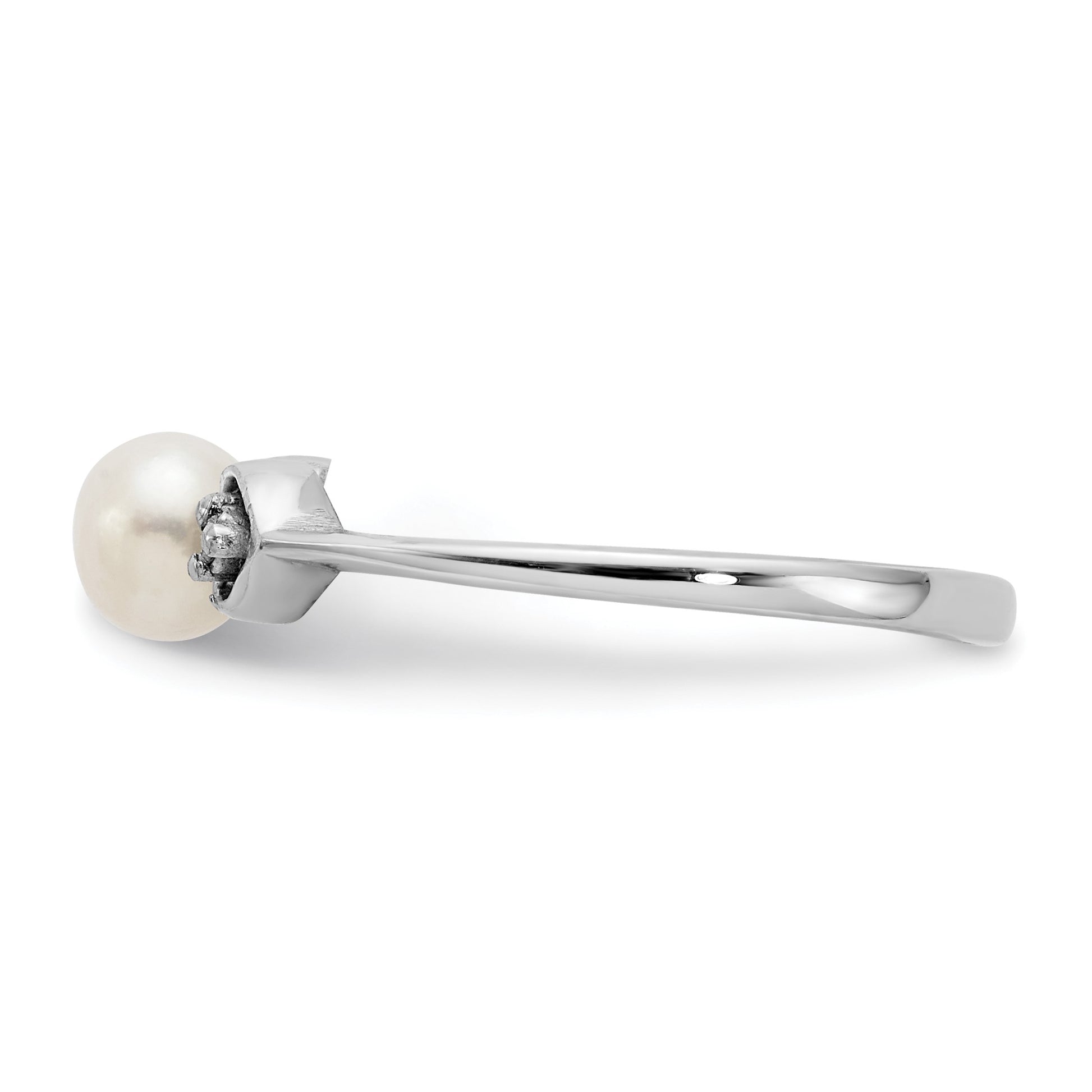 14k White Gold 4.5mm White Freshwater Cultured Pearl and AA Diamond Ring