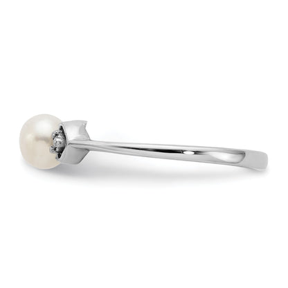 14k White Gold 4.5mm White Freshwater Cultured Pearl and AA Diamond Ring