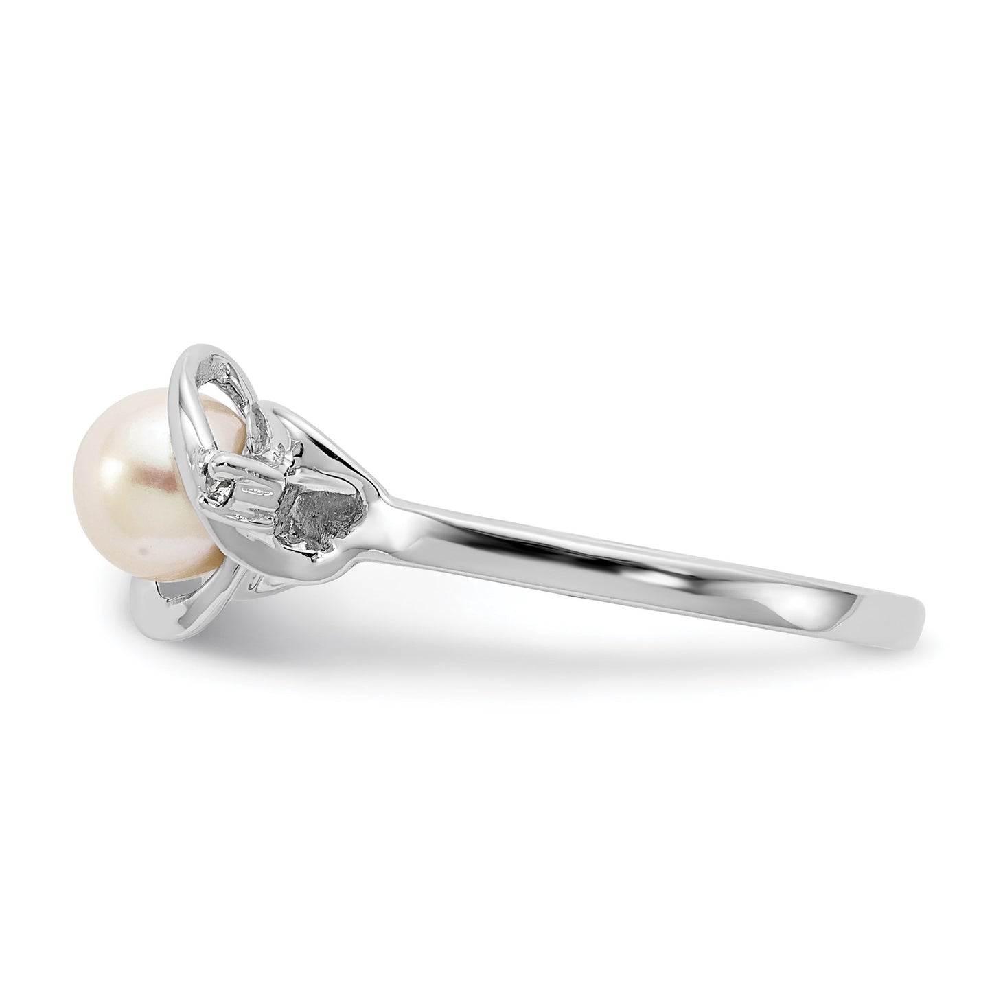 14k White Gold 5.5mm White Freshwater Cultured Pearl and AA Diamond Ring