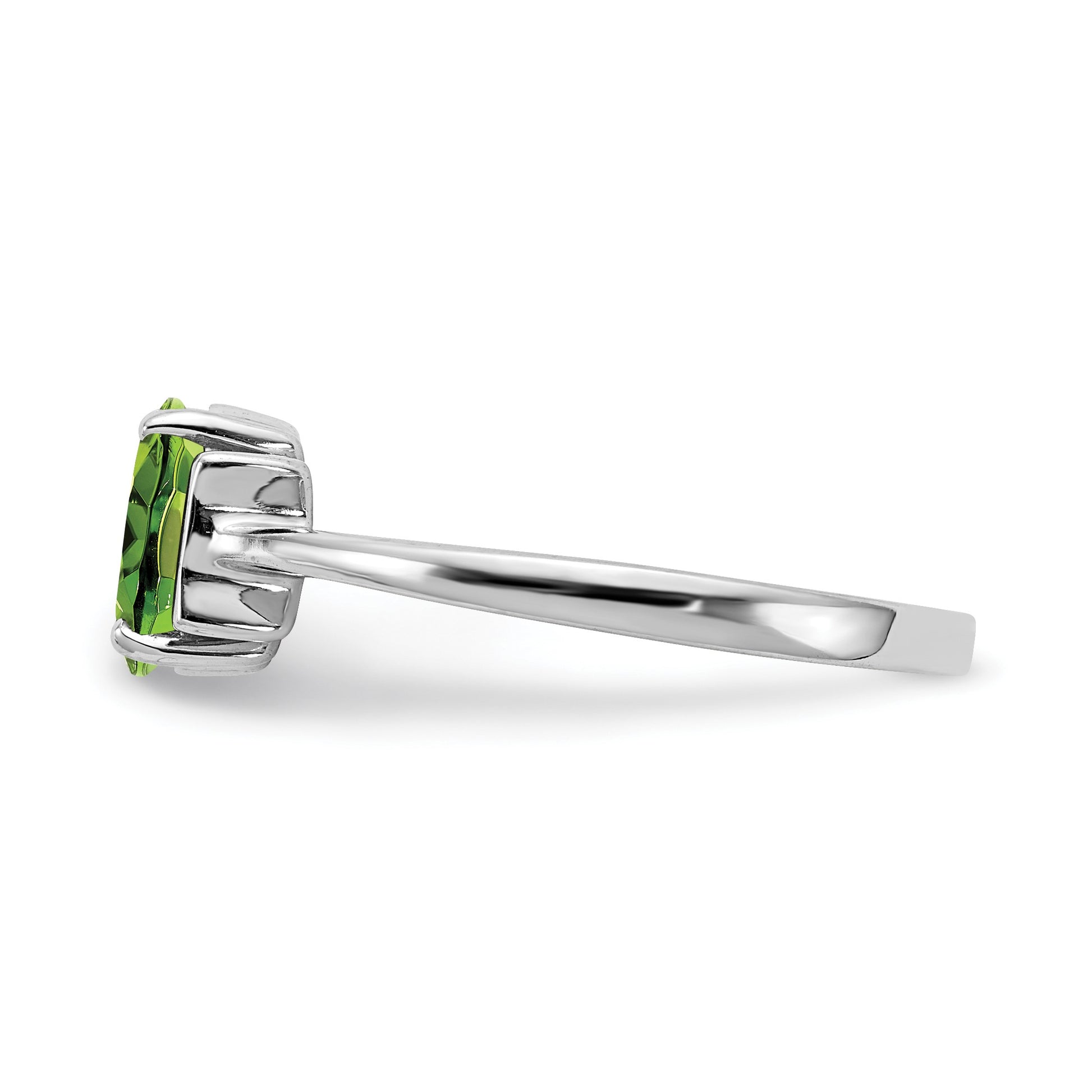 14k White Gold 7x5mm Oval Peridot ring