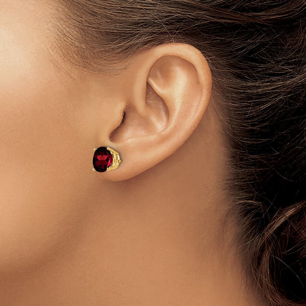 14k Yellow Gold 9mm Garnet Stud Earrings
