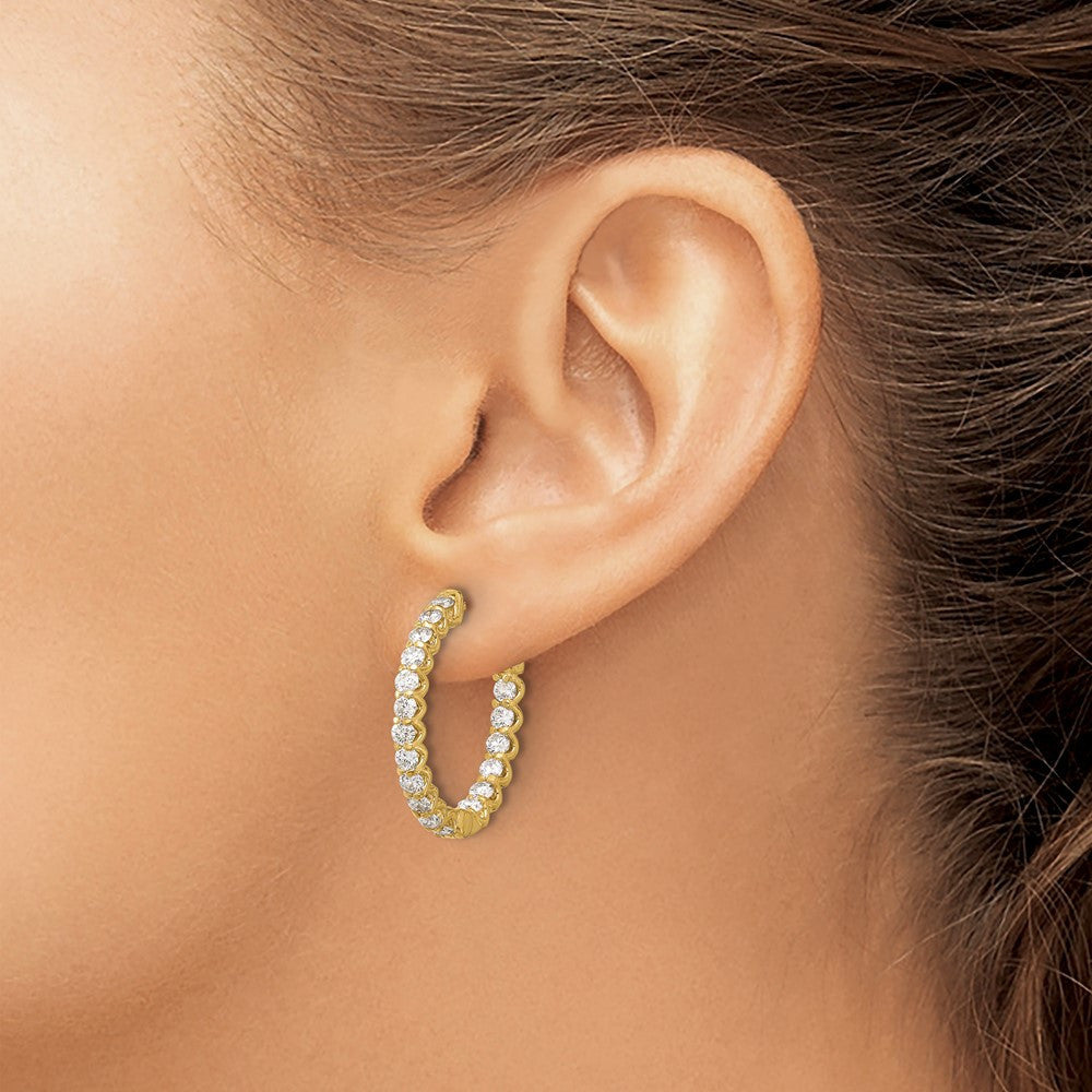 14k Yellow Gold 2.1ct  Diamond In Out Oval Hoop Earrings