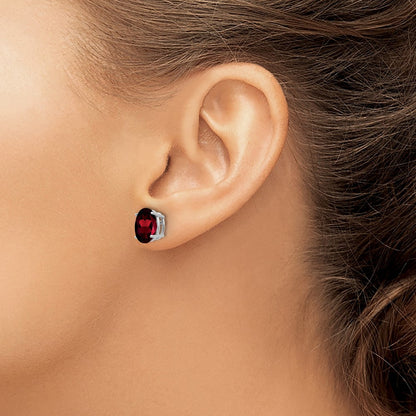 14k White Gold 9x7mm Oval Garnet Stud Earrings