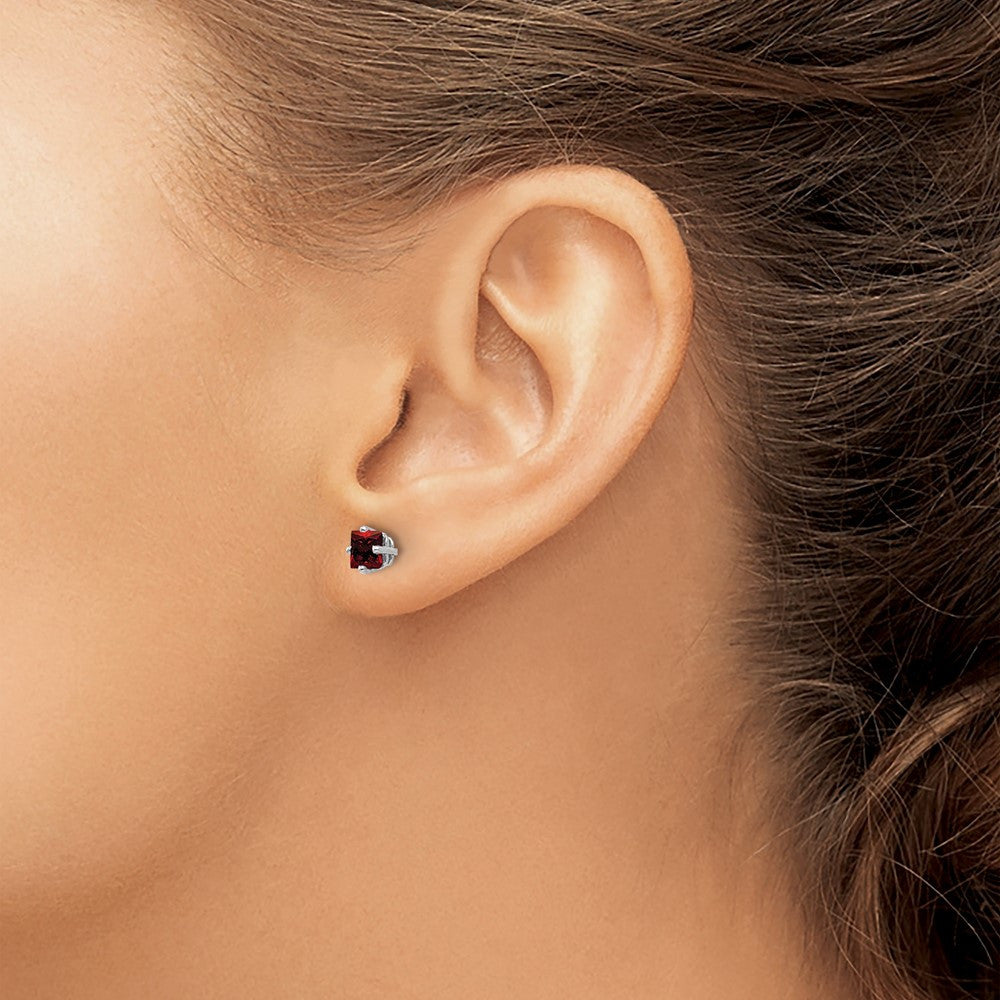 14k White Gold 4mm Princess Cut Garnet Stud Earrings